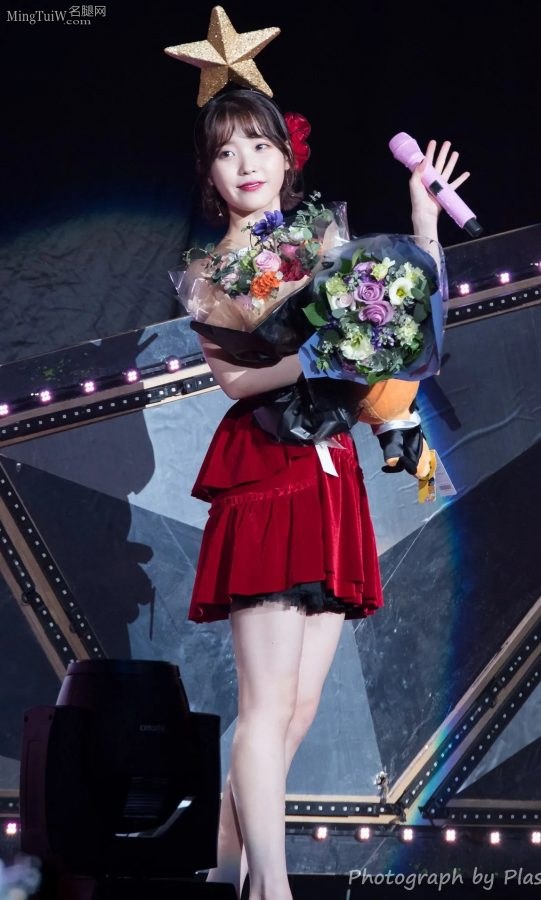 韩国美女歌手李知恩美腿高跟演唱会（第42张/共61张）