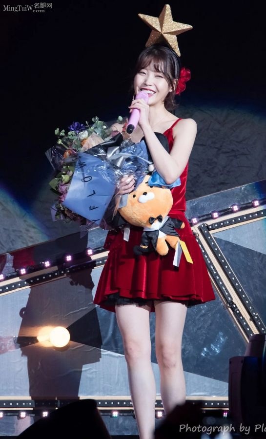 韩国美女歌手李知恩美腿高跟演唱会(45/61)