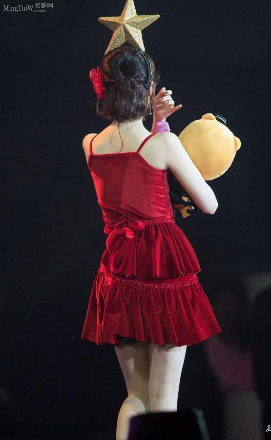 韩国美女歌手李知恩美腿高跟演唱会（第49张/共61张）