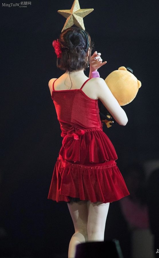 韩国美女歌手李知恩美腿高跟演唱会(49/61)
