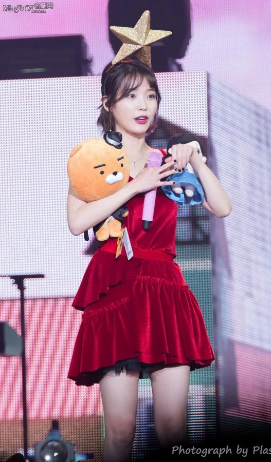 韩国美女歌手李知恩美腿高跟演唱会(33/61)