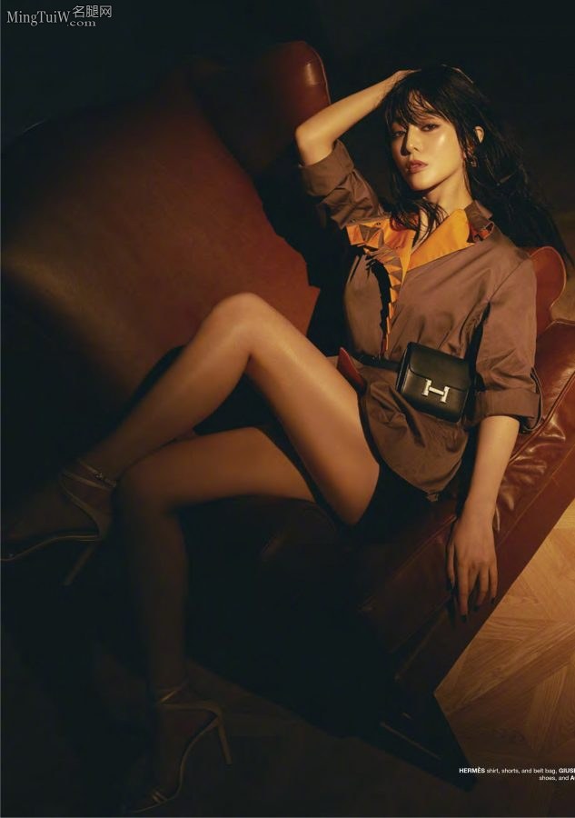 范冰冰暗黑系性感写真光滑美腿撩人(1/2)