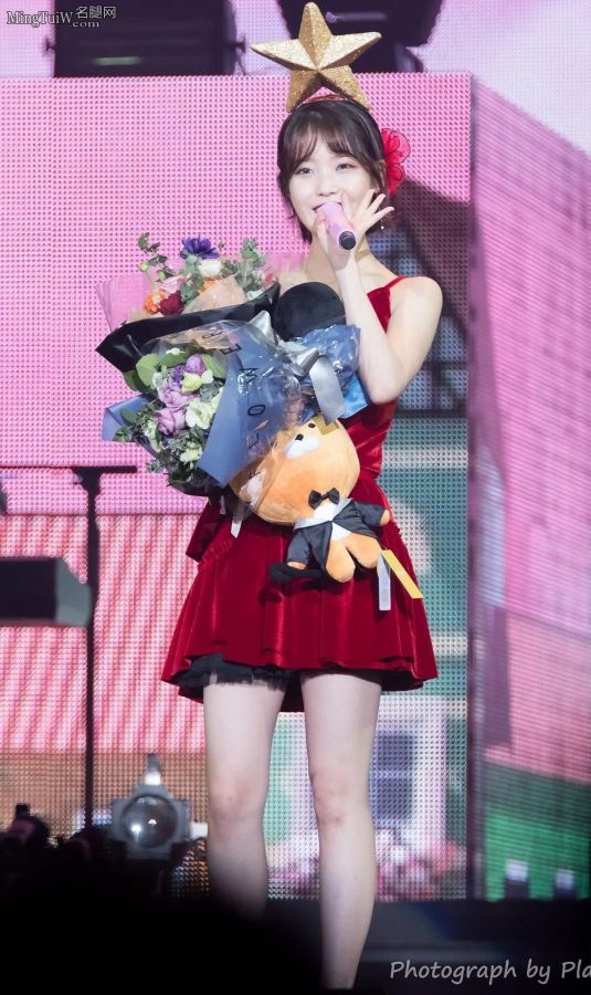 韩国美女歌手李知恩美腿高跟演唱会（第7张/共61张）