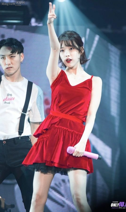 韩国美女歌手李知恩美腿高跟演唱会(56/61)