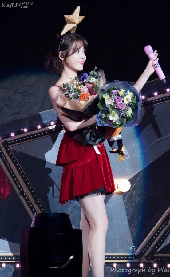 韩国美女歌手李知恩美腿高跟演唱会(40/61)