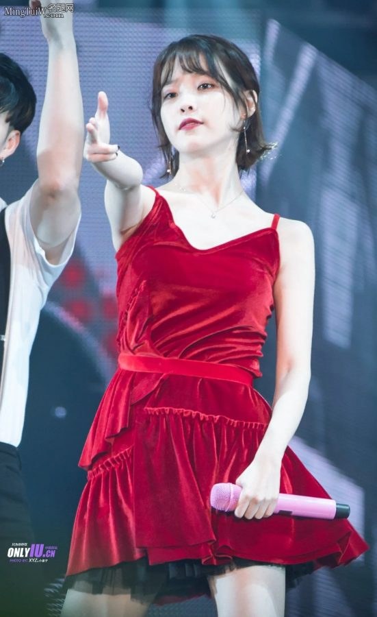 Korean beauty singer Lee Ji Eun's beautiful legs and high heels concert(57/61)