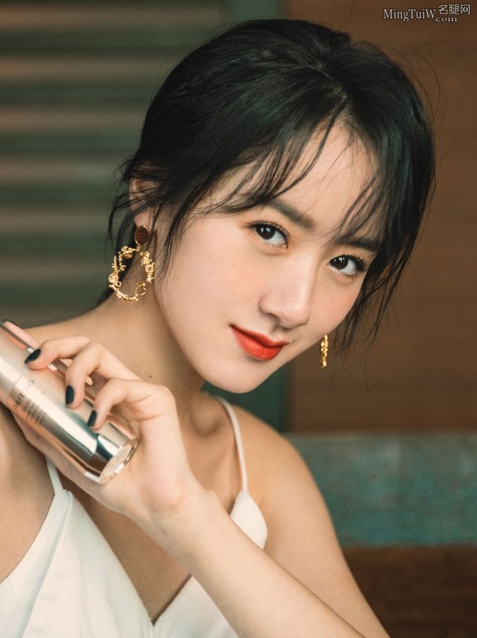 今日份美腿明星袁冰妍脚穿性感细高跟鞋(6/6)