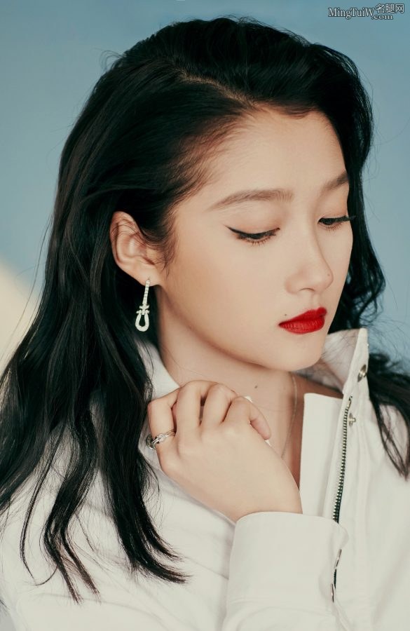 关晓彤性感的仙女长腿(6/6)