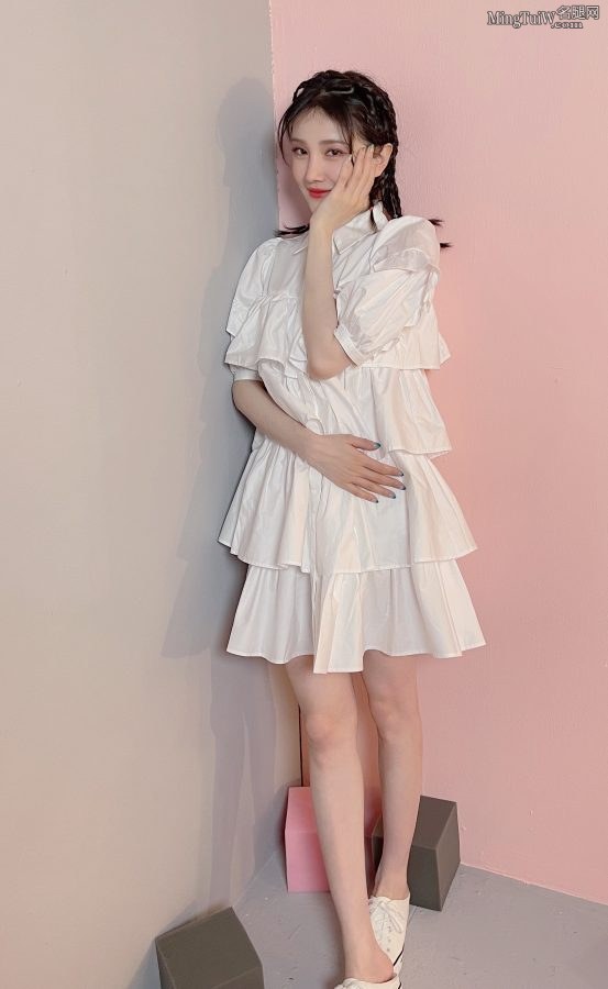可爱的小美女陈小纭白白的小细腿(3/3)