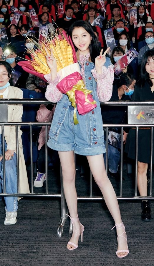 北京女孩关晓彤这双美腿真是极品中的极品(7/7)