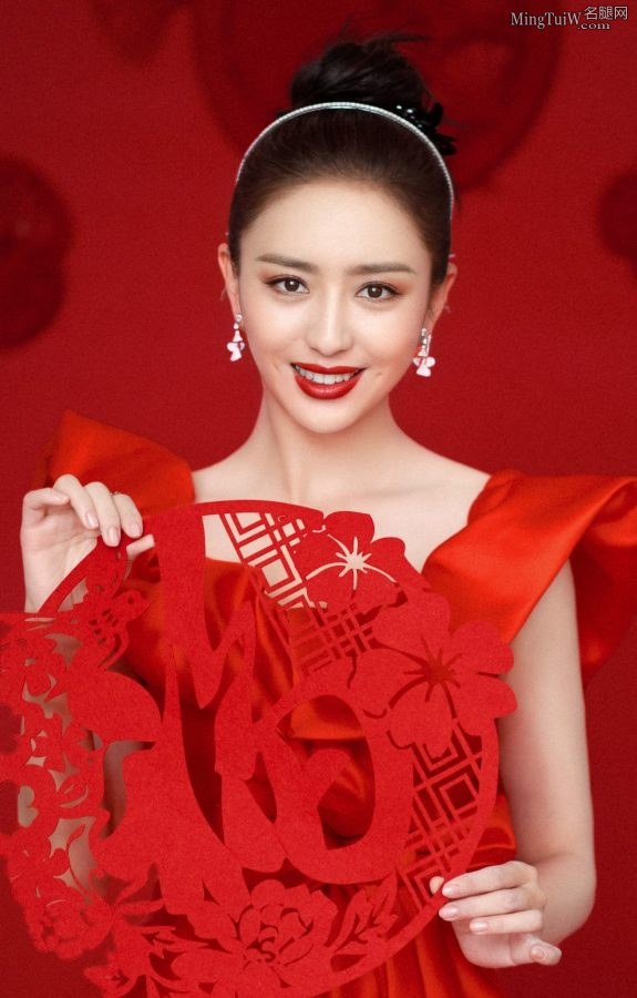 女神佟丽娅玉足穿防水台凉高跟红火送福(5/7)