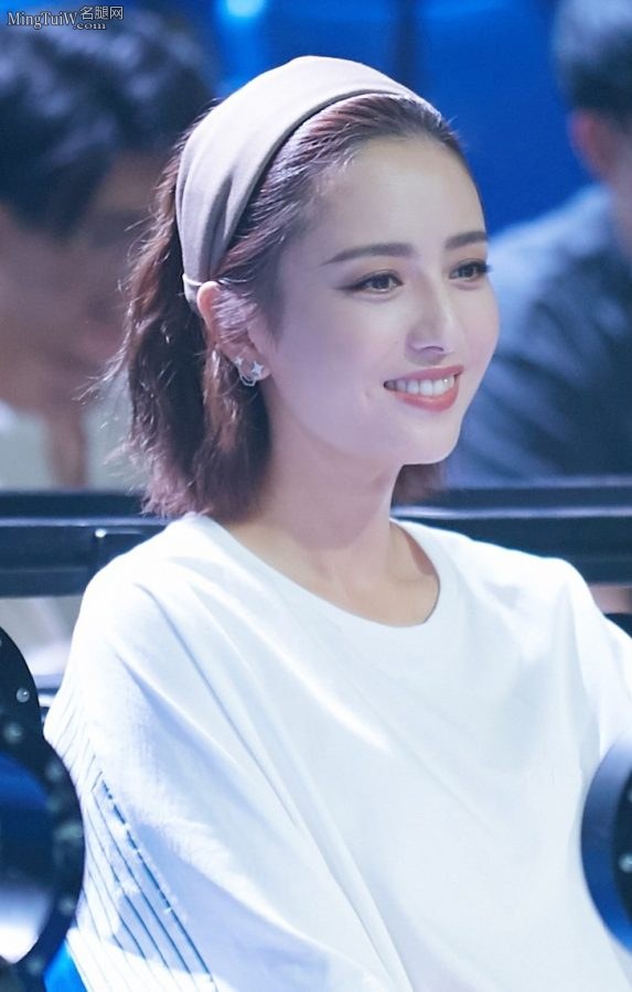 《舞者》佟丽娅美腿运动鞋排练中(2/3)