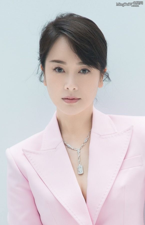 清甜的御姐左小青穿粉色西装还有沟可以看(5/5)