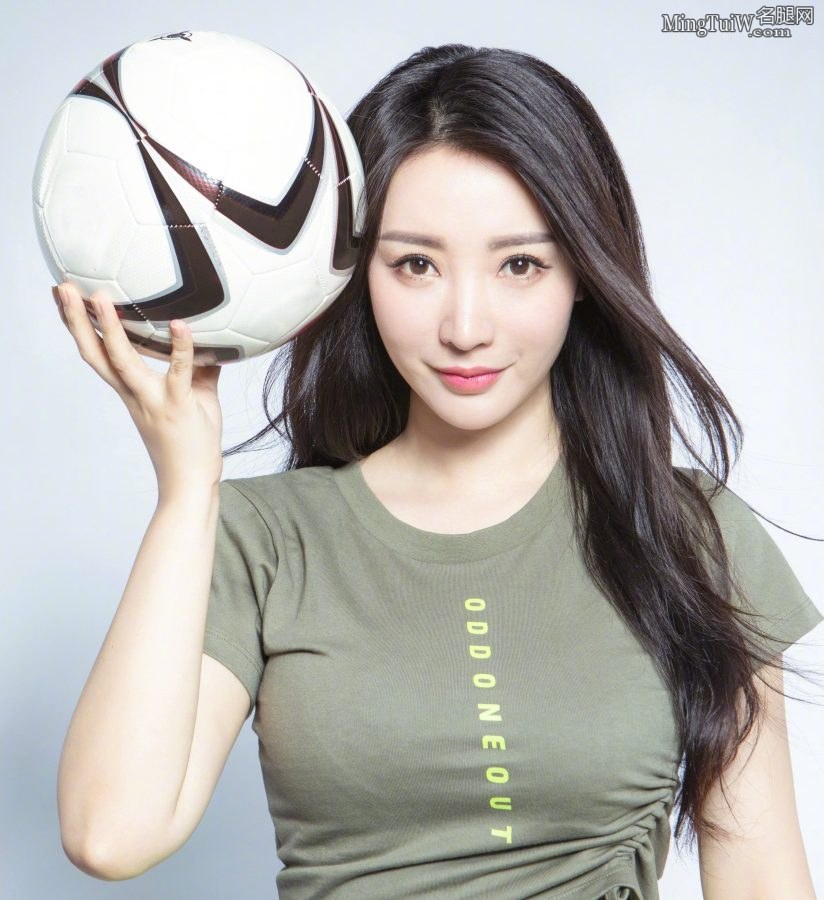 女主播柳岩拍写真我隐约能看到三个球(6/6)