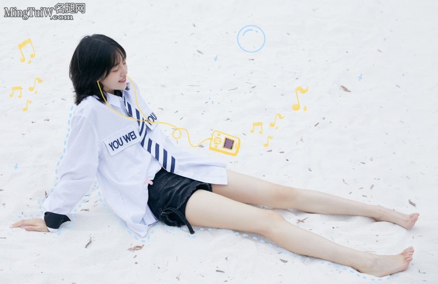可爱妹子李溪芮白长腿美足真是绝品(1/2)