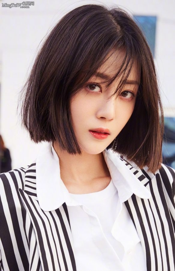 高挑的女明星李溪芮学生气质美腿细长(8/9)