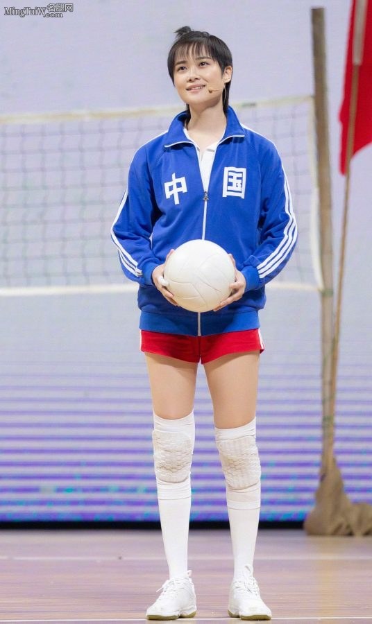 大长腿排球运动员李宇春(2/5)