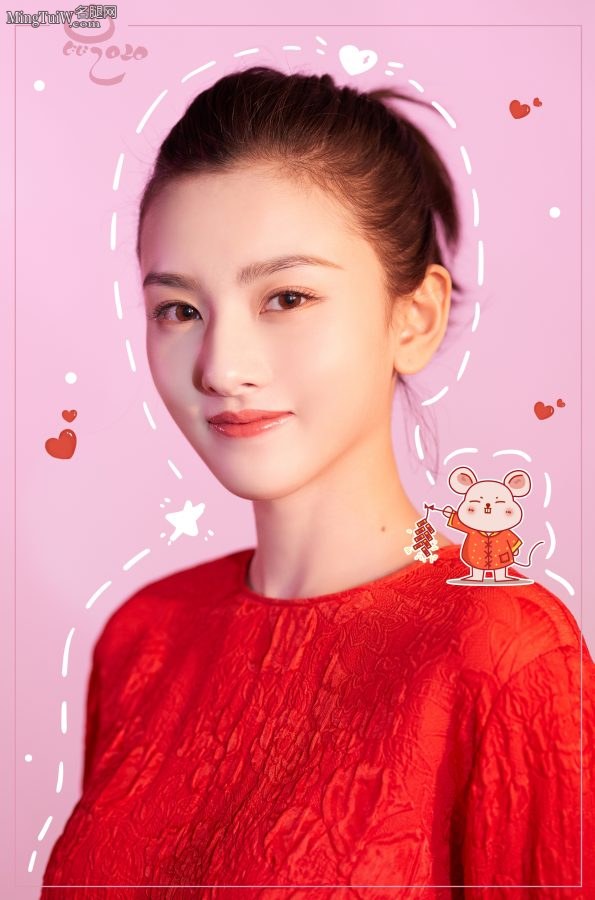 宋祖儿短裙美腿穿CL透明水钻高跟鞋(5/5)