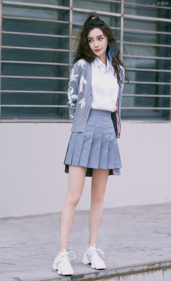 "Heart Signal 4" Yang Ying's refreshing half-high ponytail, slender legs and beautiful face are eye-catching(3/9)