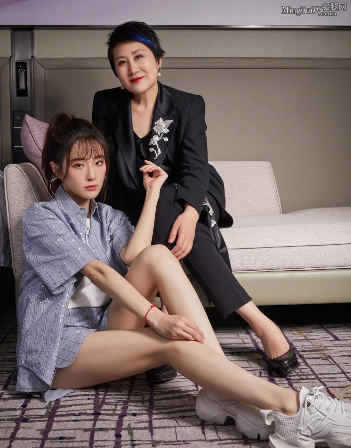 张可盈和张凯丽母女姐妹花写真(1/4)