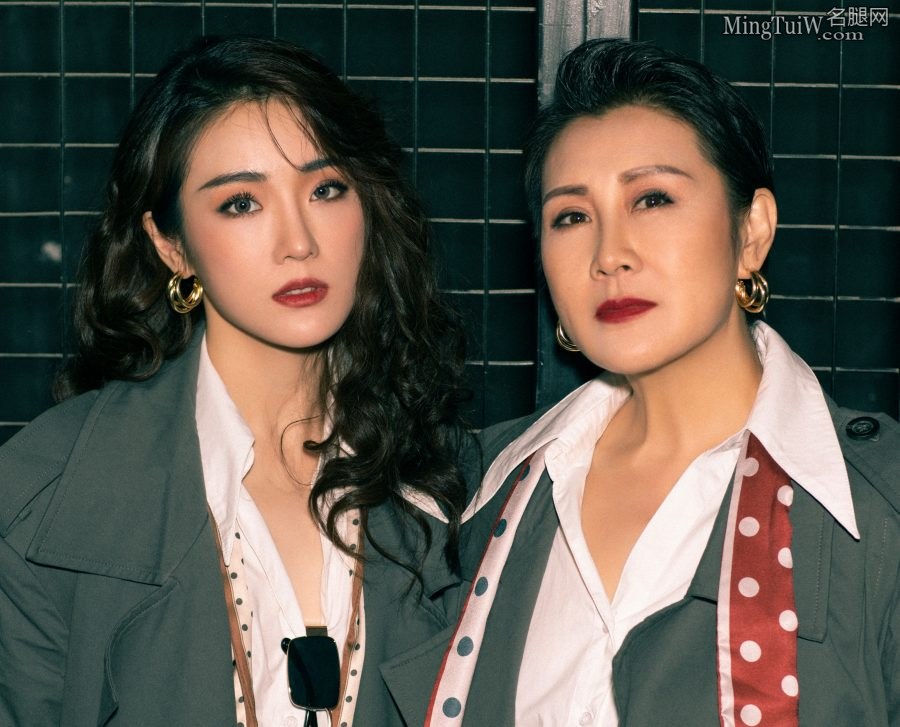张可盈和张凯丽母女耍酷写真(3/10)