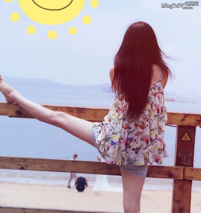 徐筠清凉着装光脚丫旅行(7/7)