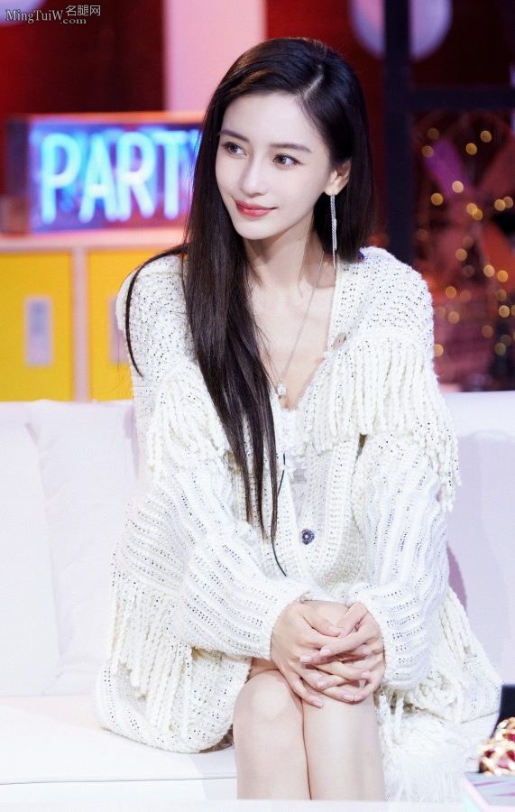 美丽大姐姐杨颖白毛衣美腿这脸也太好看了(6/11)