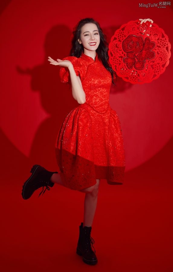 甜度爆表的女星迪丽热巴(4/9)