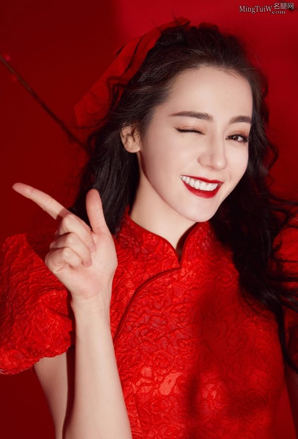 甜度爆表的女星迪丽热巴(5/9)