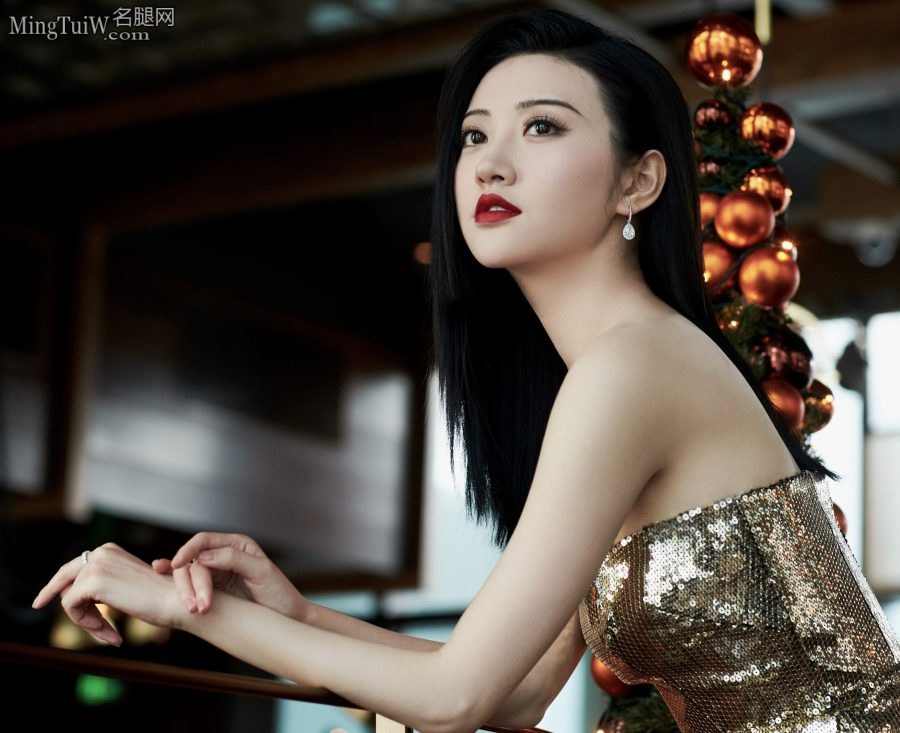 景甜红唇性感秀美肩和玉臂(3/7)