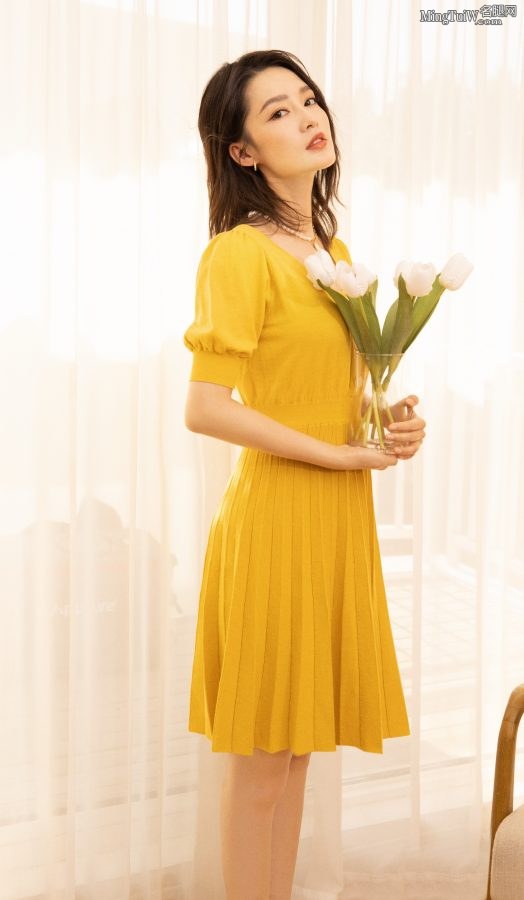 女星李沁纯美气质小腿修长高跟露脚趾(3/3)