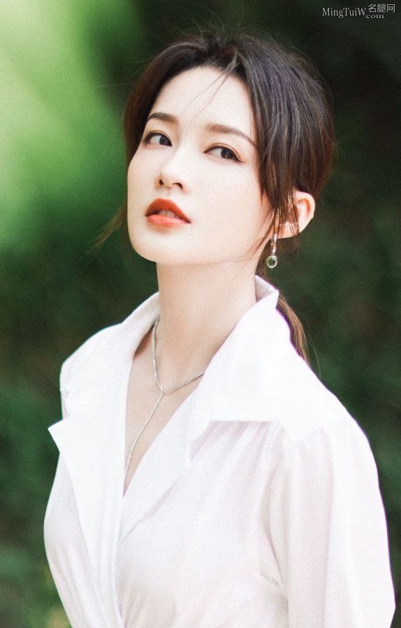 天仙小姐姐李沁玉足穿细跟凉鞋拍写真美的让人窒息(3/3)