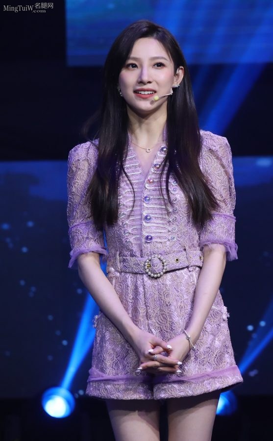 Miss Ma Fanshu has beautiful legs, her legs are straight and long(5/5)