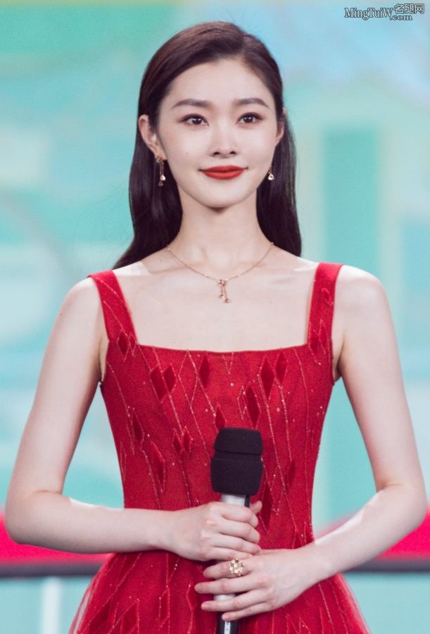 宋轶一袭红纱裙白皙玉足穿多彩高跟气质落落大方(10/10)