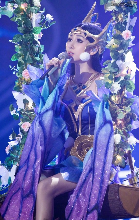 弦子Cosplay王者荣耀貂蝉，这双白大腿就很传神(6/6)