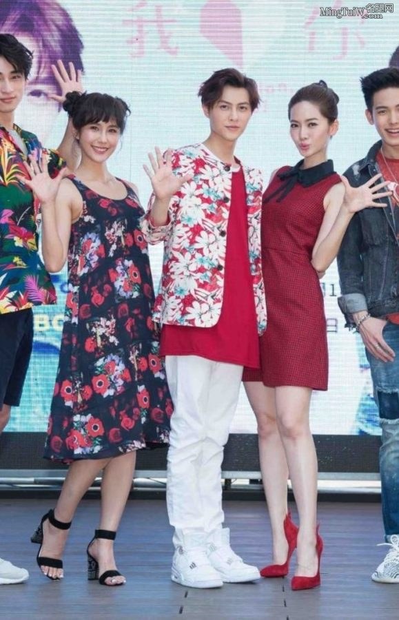 美女曾之乔笔直闪亮玉腿穿细跟恨天高(4/5)