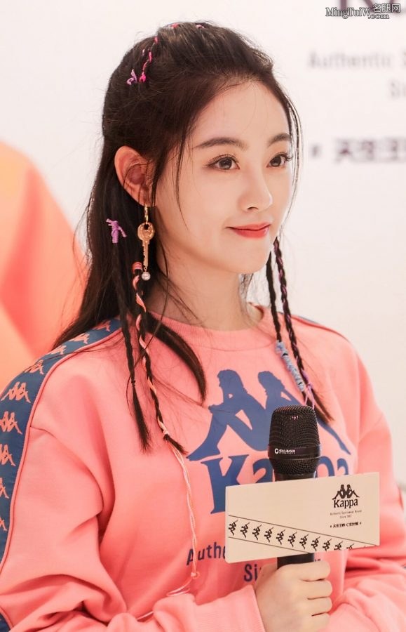 Kappa代言人祝绪丹甜美运动装扮人靓腿细(4/6)