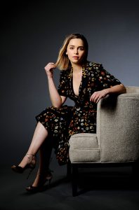 艾米莉亚·克拉克Emilia Clarke开叉花裙细高跟气质绝美