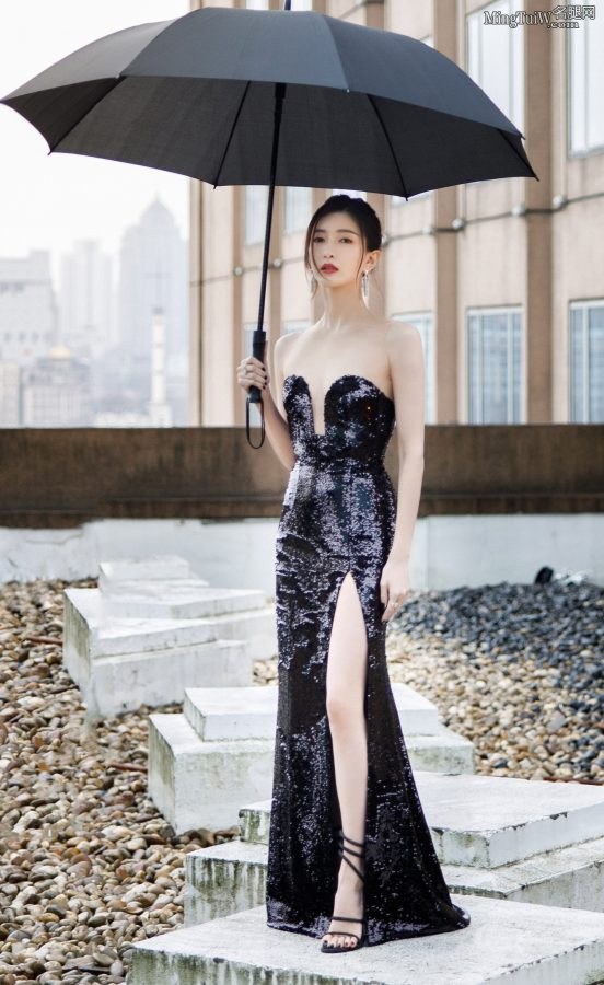 美腿女神江疏影闪亮登场(2/9)