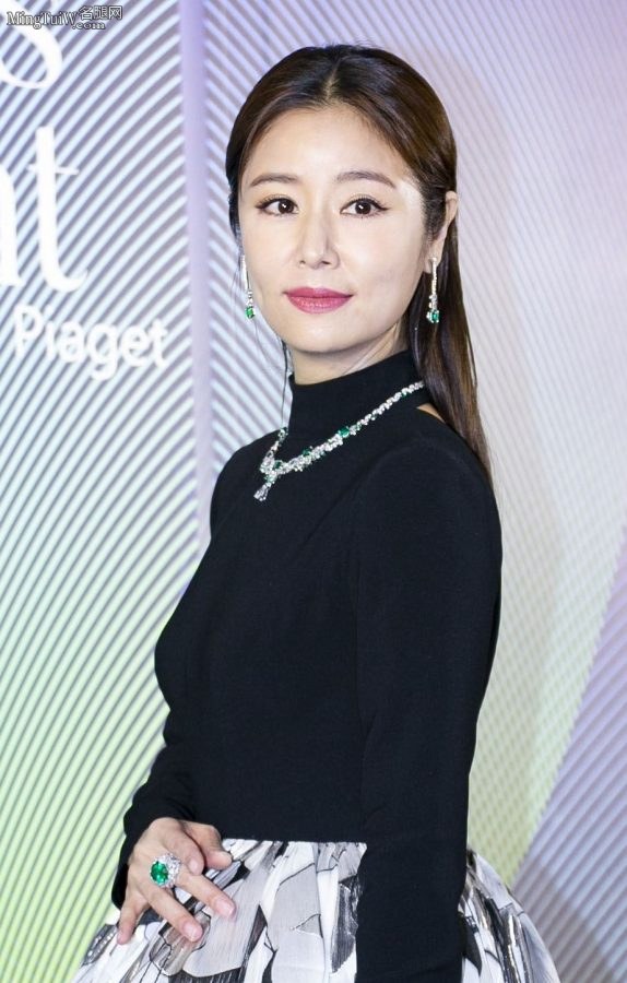 林心如高雅装扮踩凉高跟露脚背纹身(6/12)