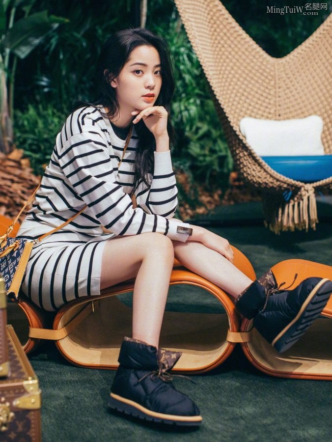 欧阳娜娜气质清甜美腿顺滑(2/2)