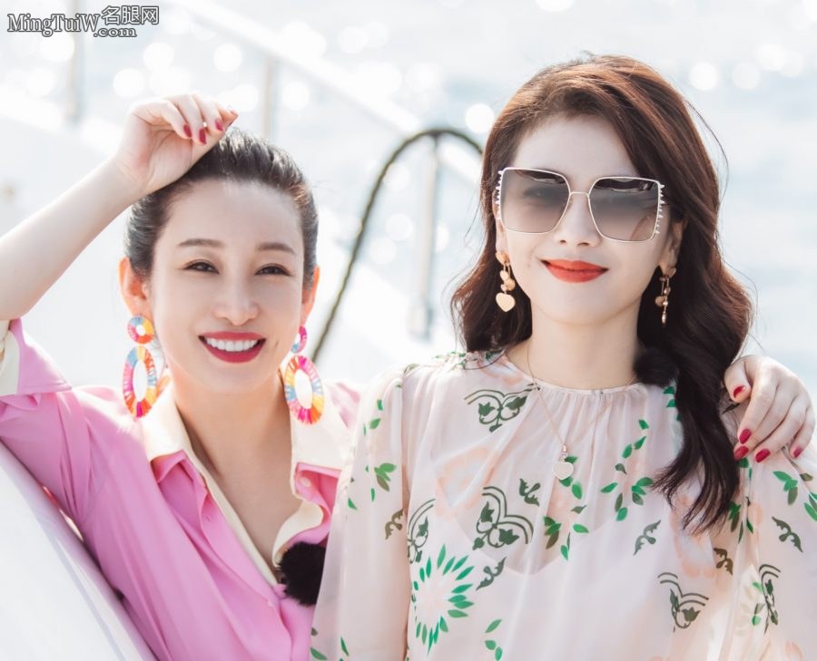 《妻子的浪漫旅行》秦海璐和刘涛好姐妹剧照(3/11)