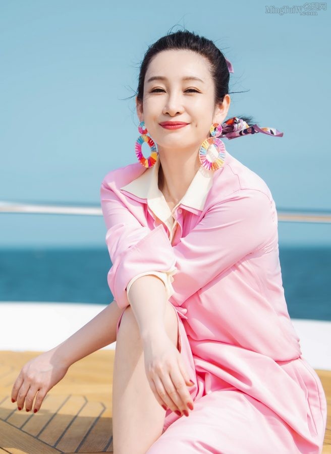 《妻子的浪漫旅行》秦海璐和刘涛好姐妹剧照(7/11)