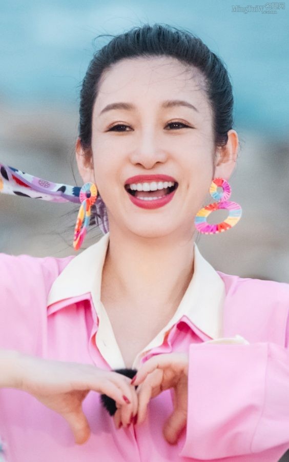 《妻子的浪漫旅行》秦海璐和刘涛好姐妹剧照(9/11)