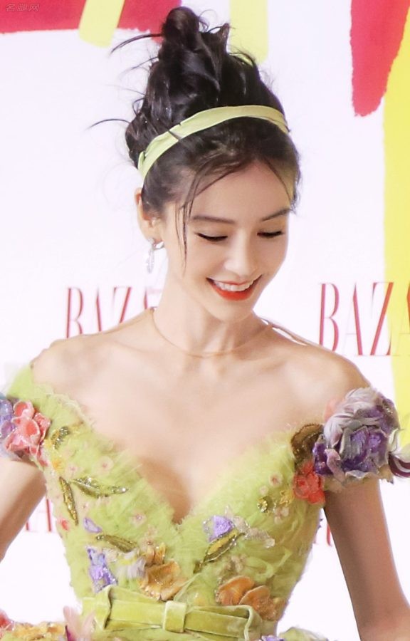 绿野仙踪杨女神Angelababy穿深V雕花裙颜值爆表(24/25)