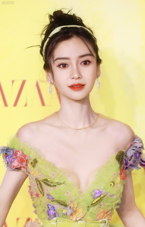 绿野仙踪杨女神Angelababy穿深V雕花裙颜值爆表(18/25)