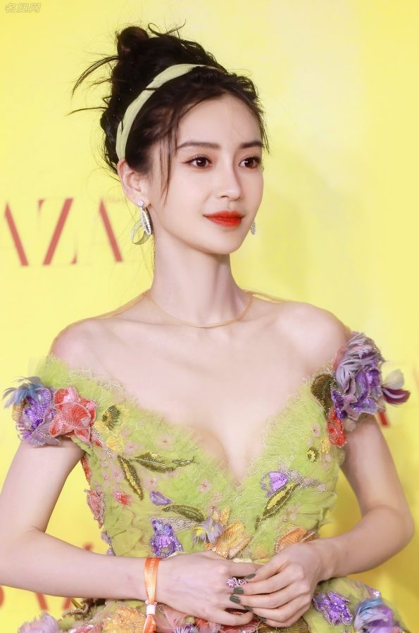 绿野仙踪杨女神Angelababy穿深V雕花裙颜值爆表(20/25)