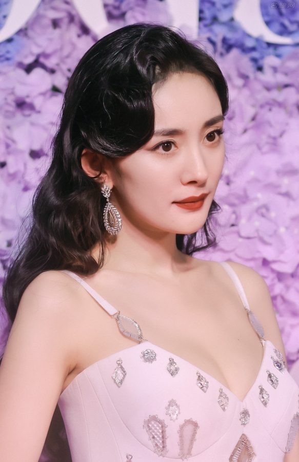 今晚最美的新娘杨幂无暇美腿(23/37)