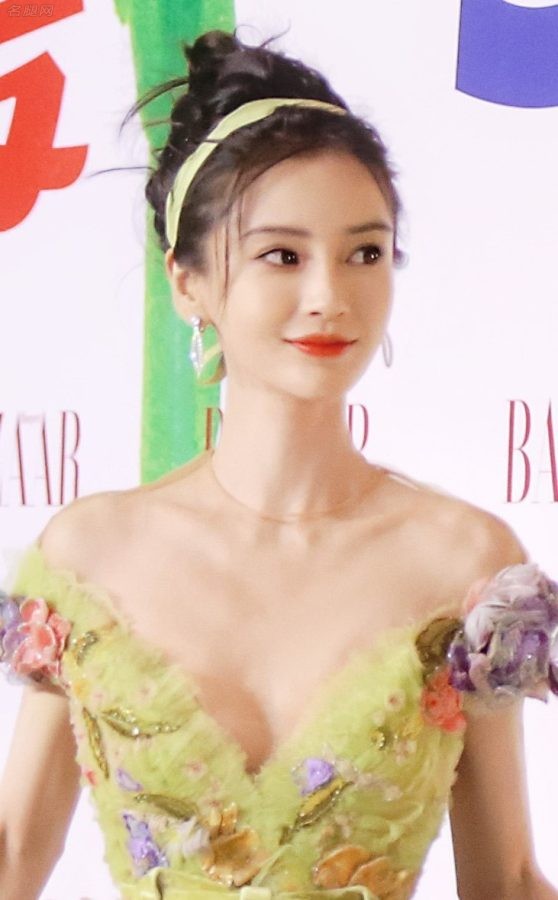 绿野仙踪杨女神Angelababy穿深V雕花裙颜值爆表(25/25)