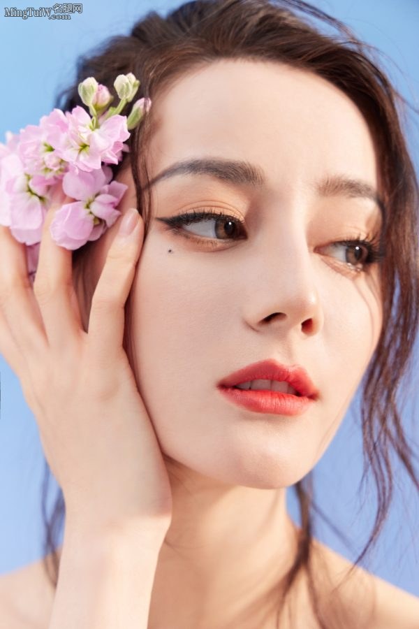花仙子迪丽热巴玉腿美足气质温婉迷人(8/11)